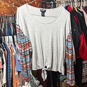 Wrangler Retro Gray Long Sleeve Top Tribal Print Sleeves Tie Front Sz L